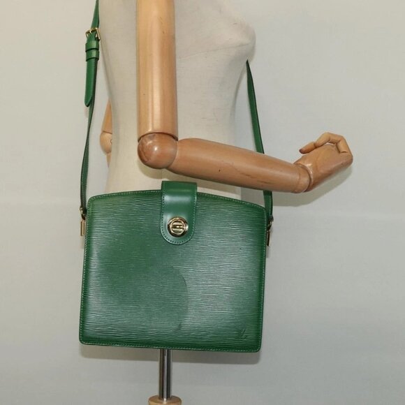 LOUIS VUITTON Epi Capuchin Shoulder Bag Green M52344 LV Auth 131777 - Picture 3 of 16